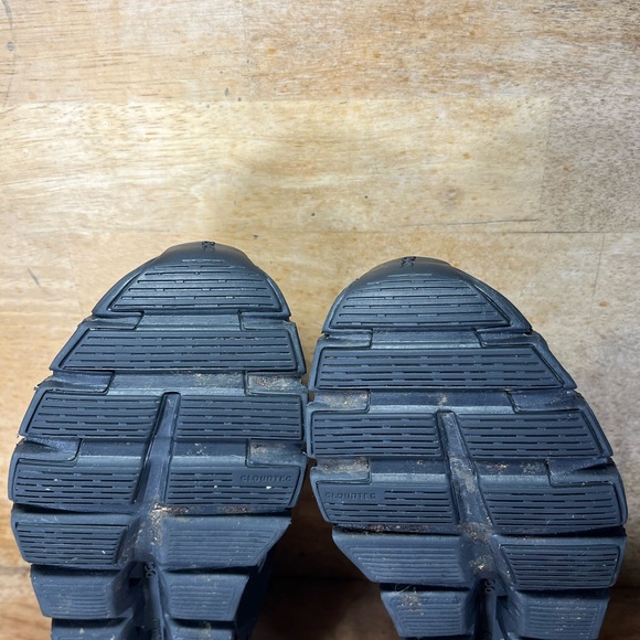 On Cloud 6 WATERPROOF REFLECTIVE Womens Size 8.5 Running Shoes Sneakers Black - Picture 10 of 12